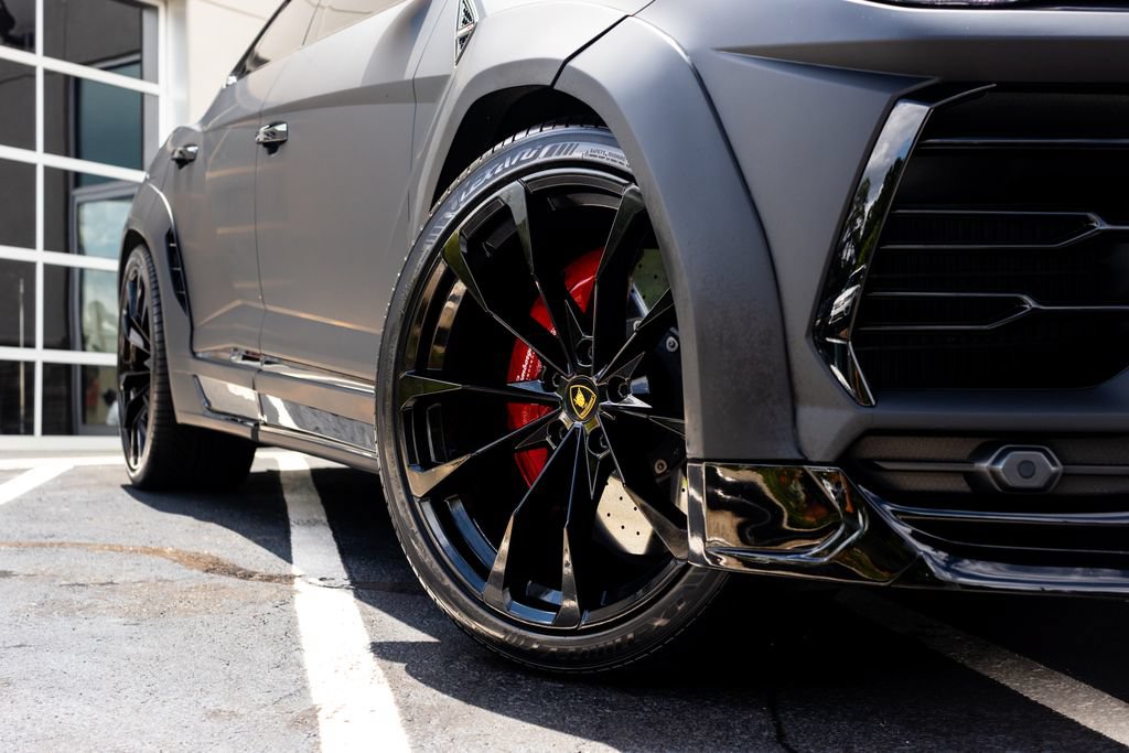 Used 2022 Lamborghini Urus AWD/4WD image 9
