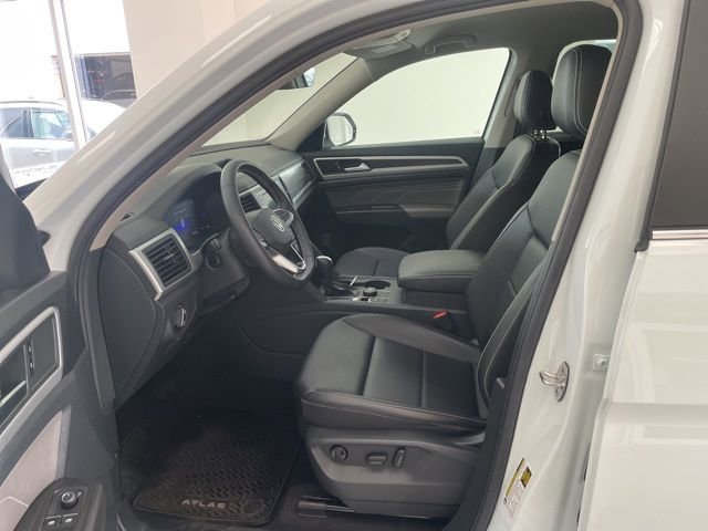 Used 2023 Volkswagen Atlas SE image 7
