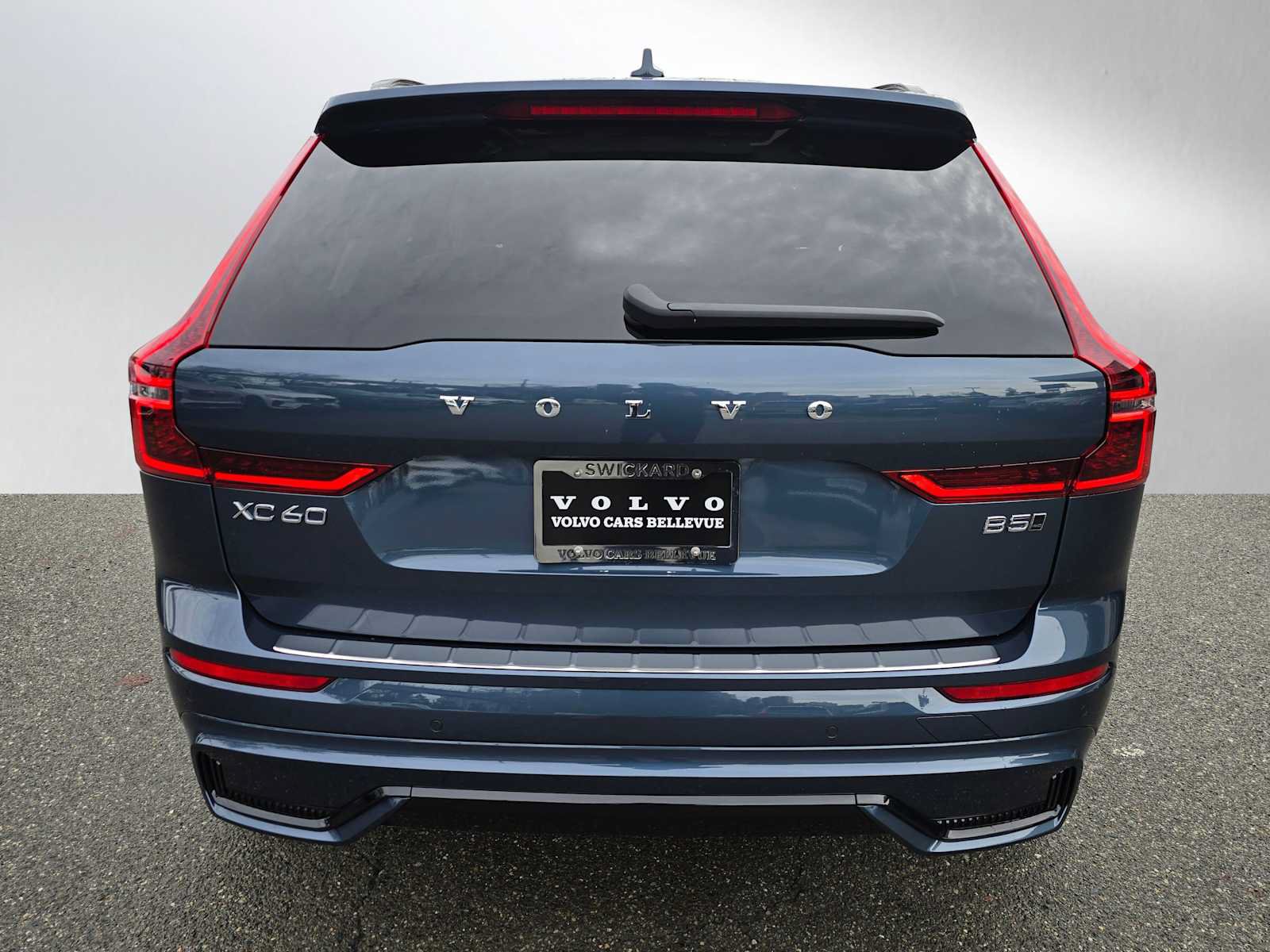 New 2026 Volvo XC60 B5 Ultra w/ Protection Package Premier AWD/4WD image 4