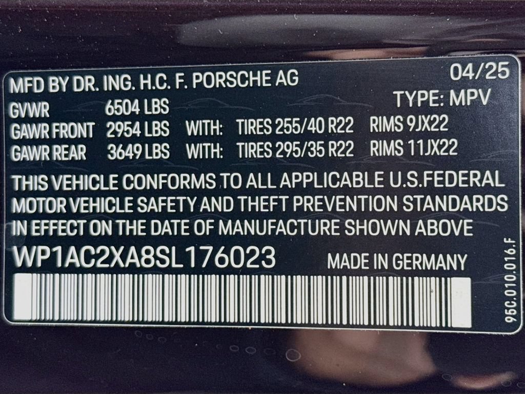 Certified 2025 Porsche Macan Turbo Electric AWD/4WD image 34