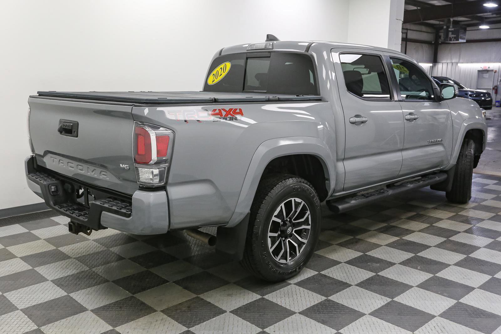Used 2020 Toyota Tacoma TRD Sport image 9