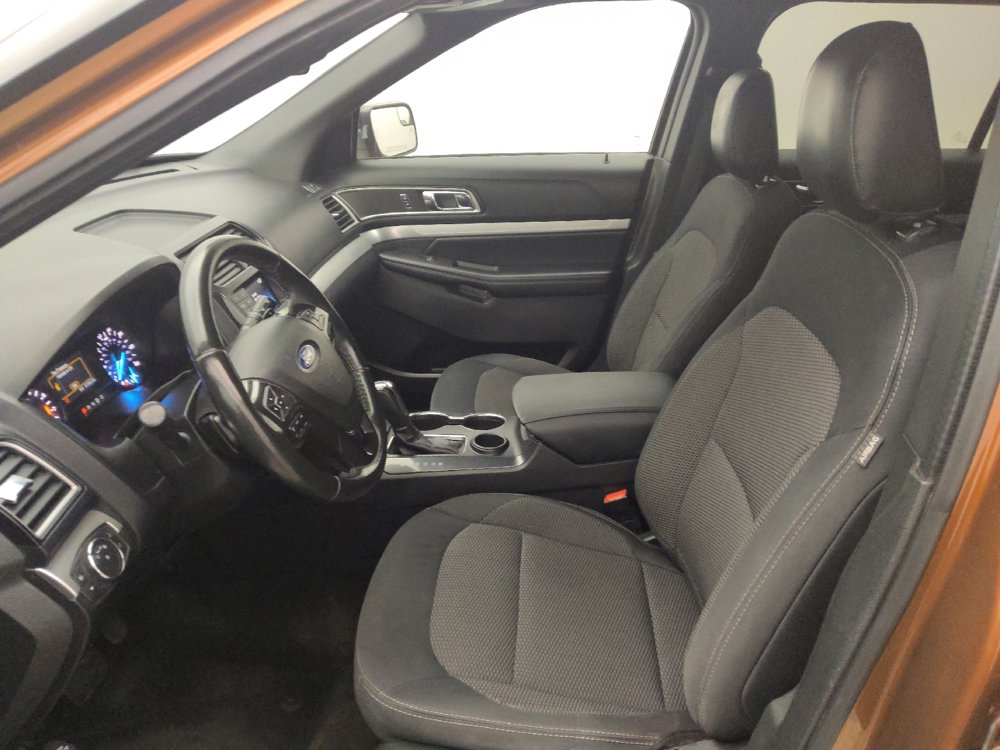 Used 2017 Ford Explorer XLT image 17