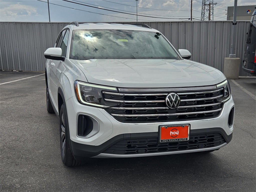 New 2026 Volkswagen Atlas SE image 2