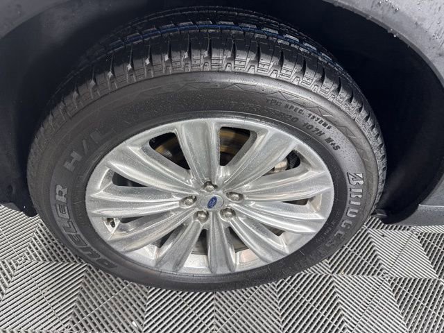 Used 2022 Ford Explorer Limited w/ Equipment Group 301A AWD/4WD image 10