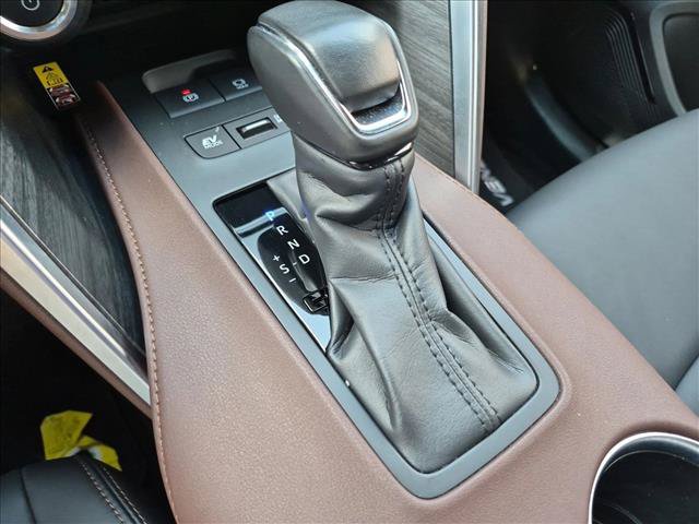 Used 2024 Toyota Venza XLE AWD/4WD image 12