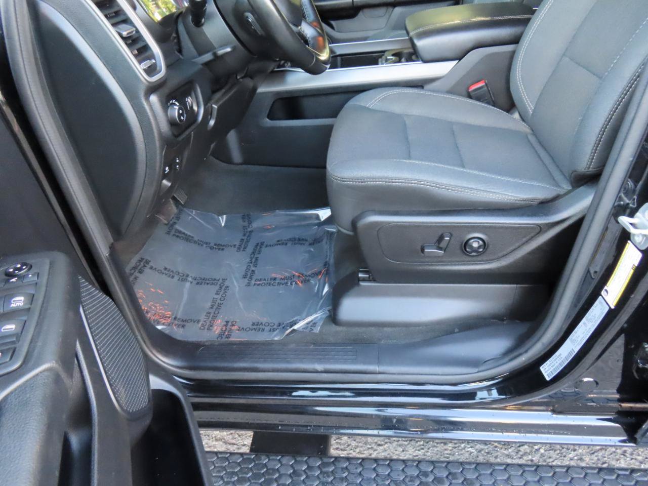 Used 2021 RAM 1500 Big Horn AWD/4WD image 12