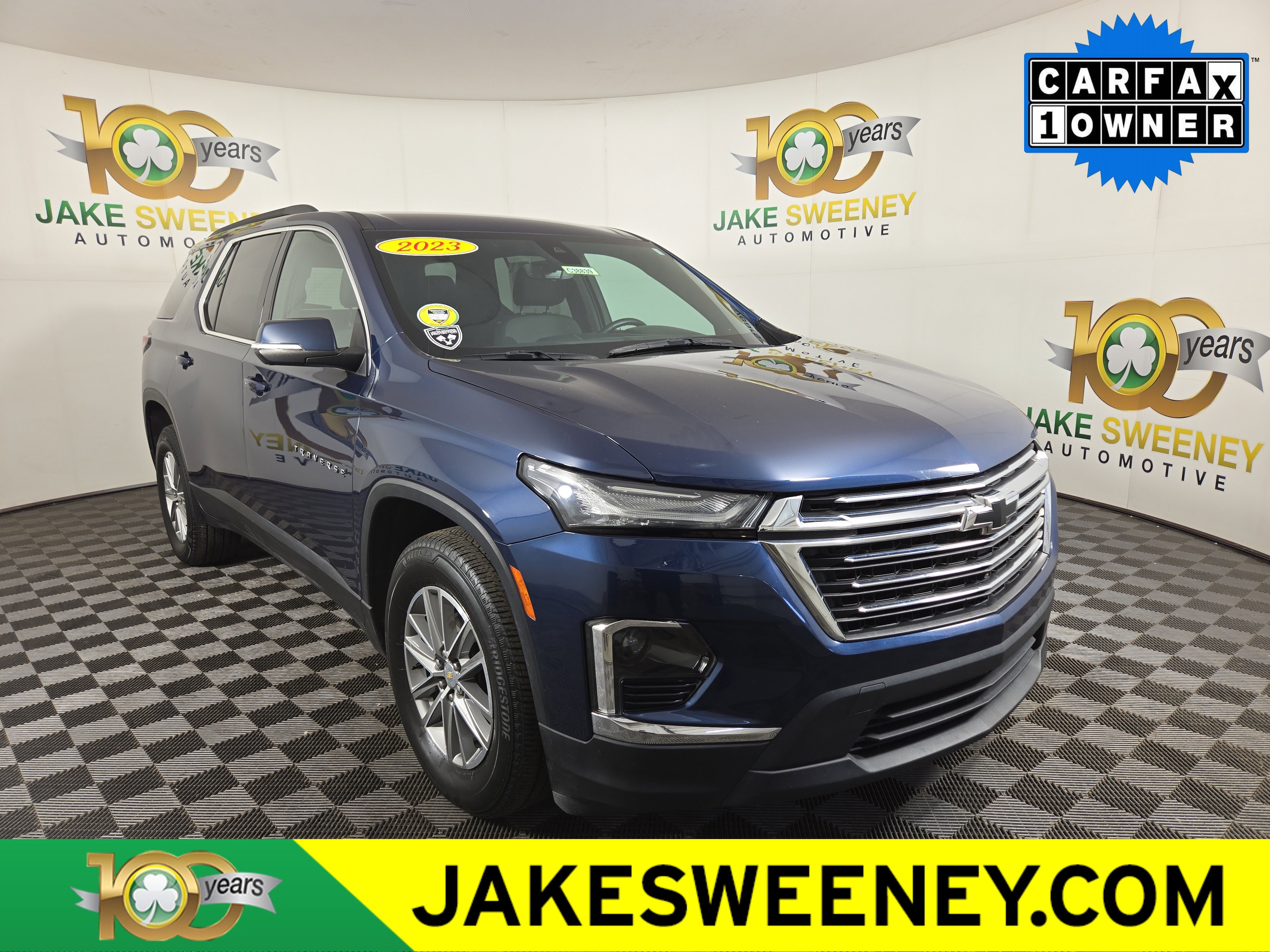 Used 2023 Chevrolet Traverse LT w/ Rear Camera Mirror Package
