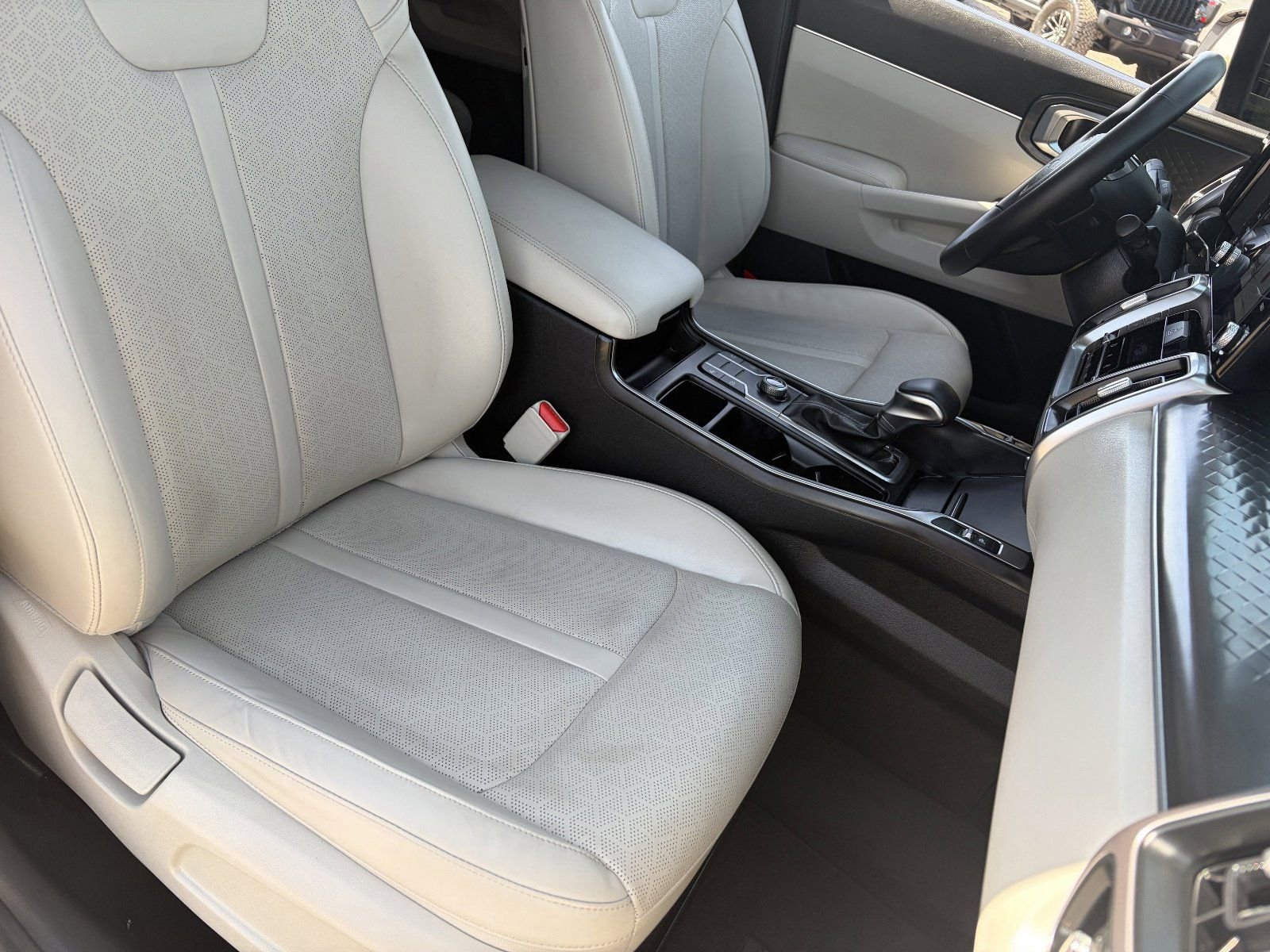 Used 2023 Kia Sorento S w/ Panoramic Sunroof Package image 11