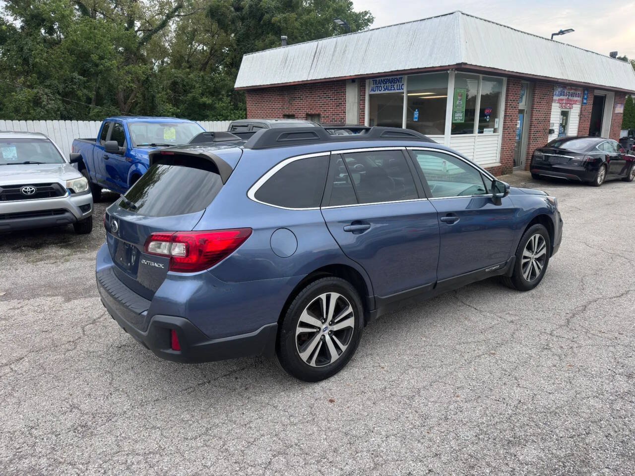 Used 2018 Subaru Outback 2.5i Limited AWD/4WD image 6