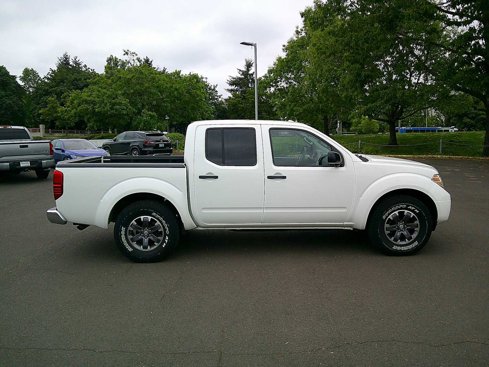 Used 2016 Nissan Frontier SV AWD/4WD image 6