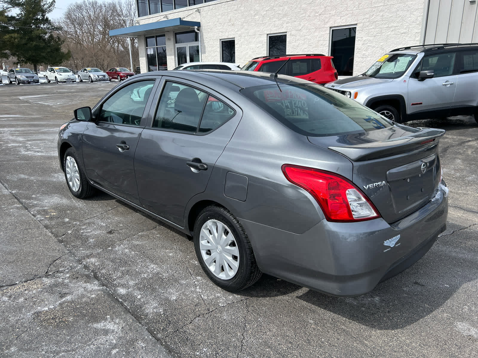 Used 2019 Nissan Versa S Plus image 5