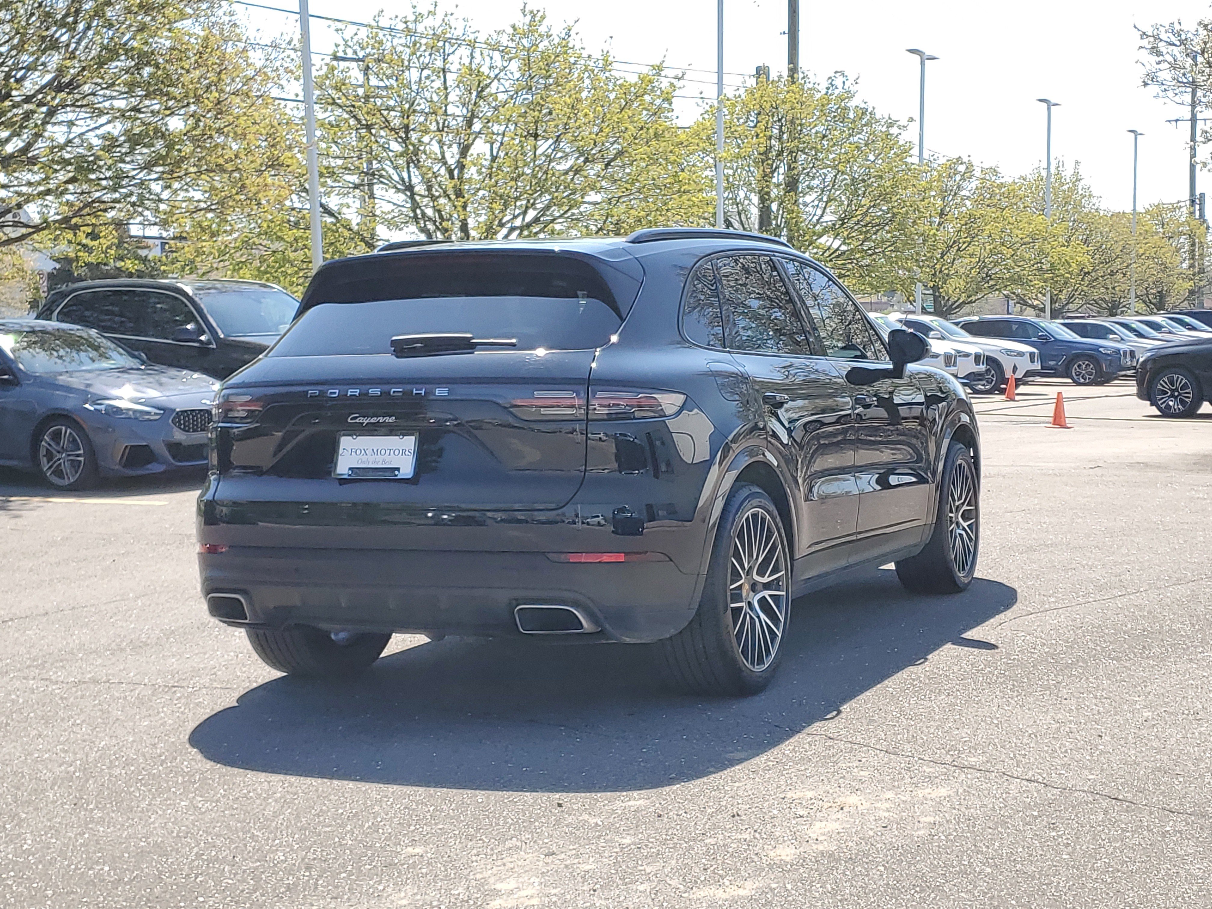Used 2022 Porsche Cayenne AWD/4WD image 3
