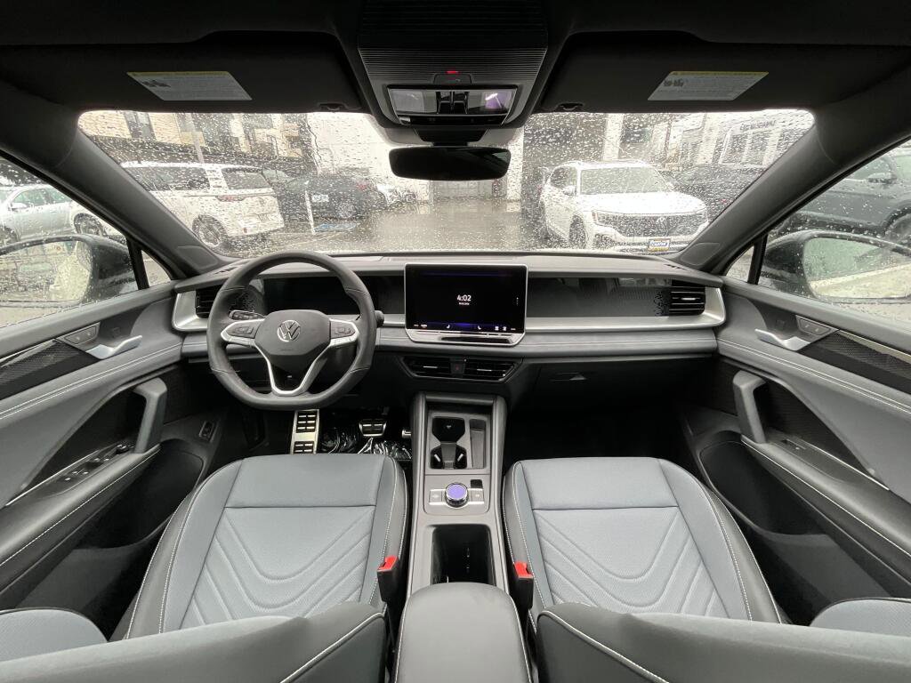 New 2026 Volkswagen Tiguan SE R-Line image 16