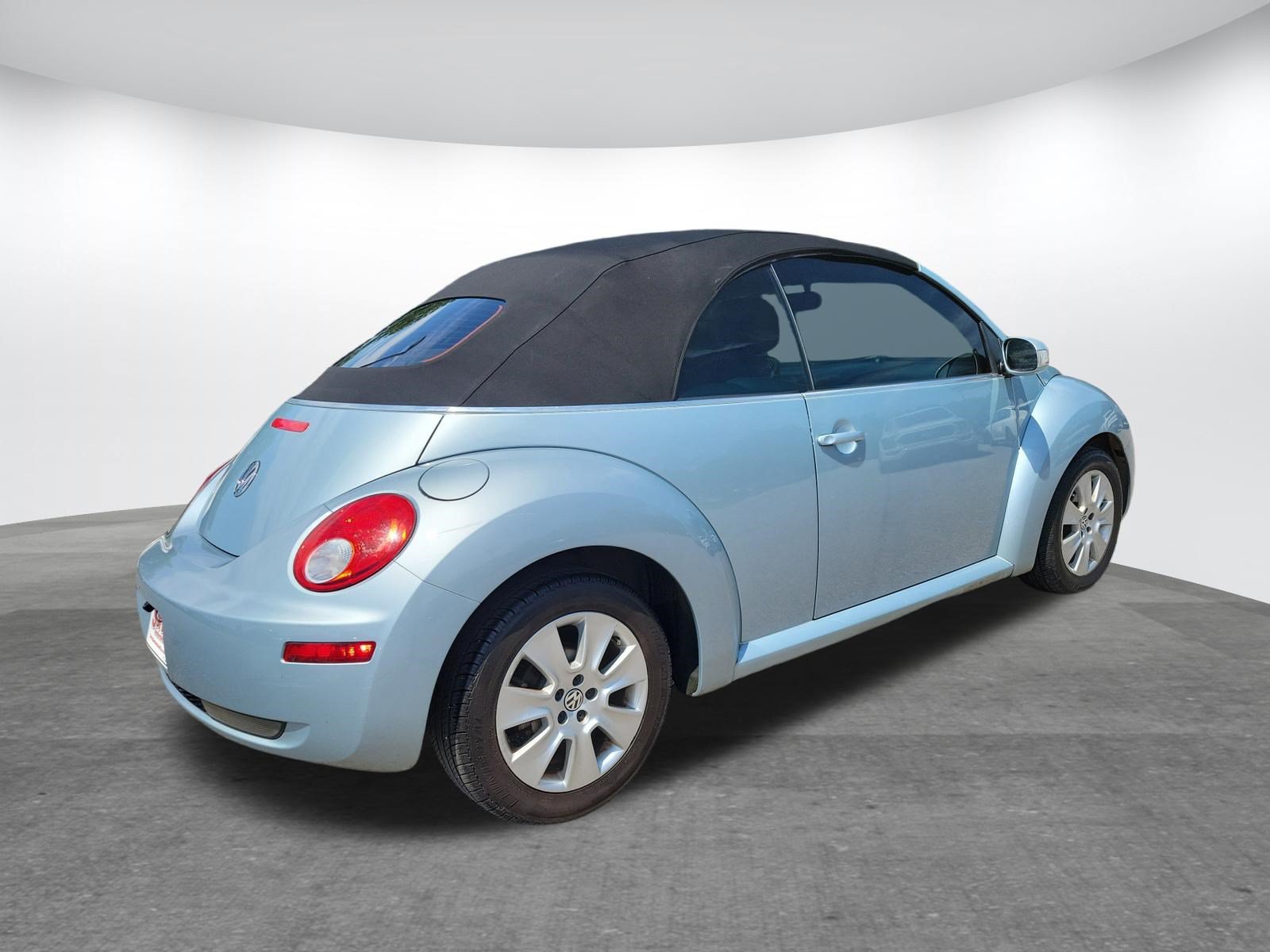 Used 2010 Volkswagen Beetle Convertible FWD image 18