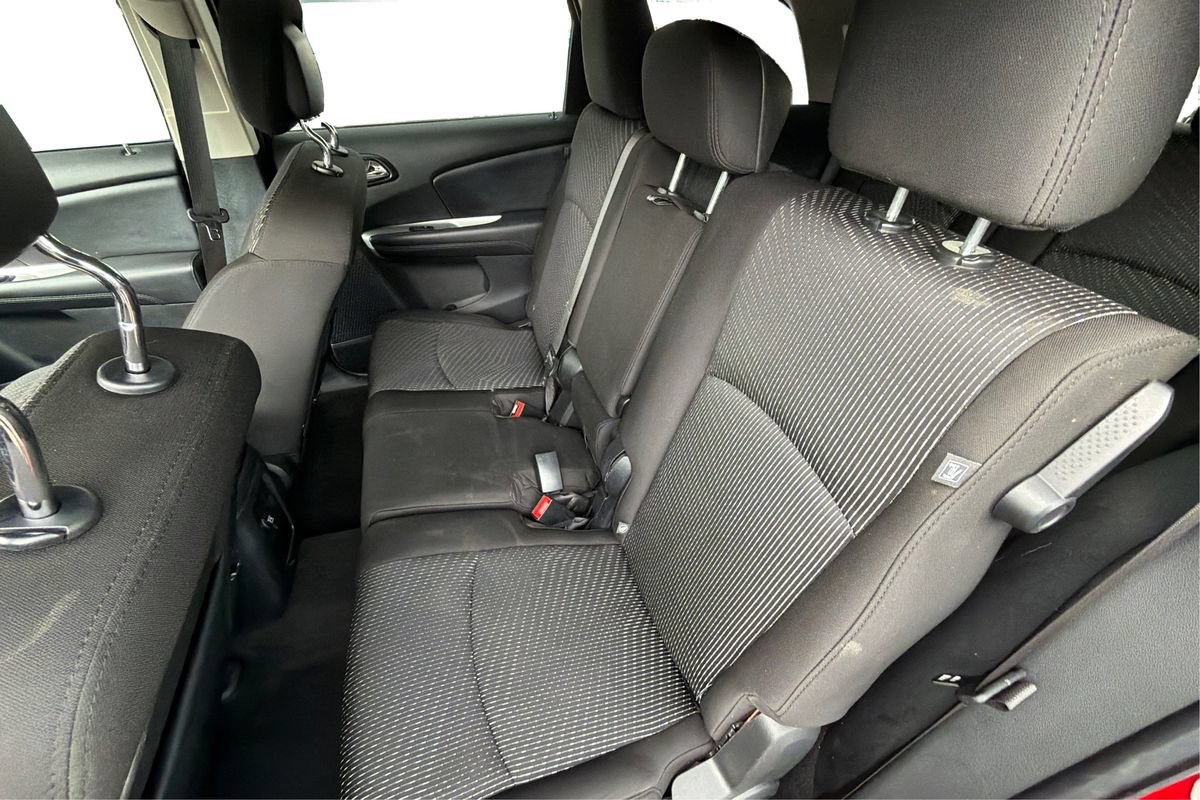 Used 2020 Dodge Journey SE w/ SE Popular Equipment Group FWD image 10