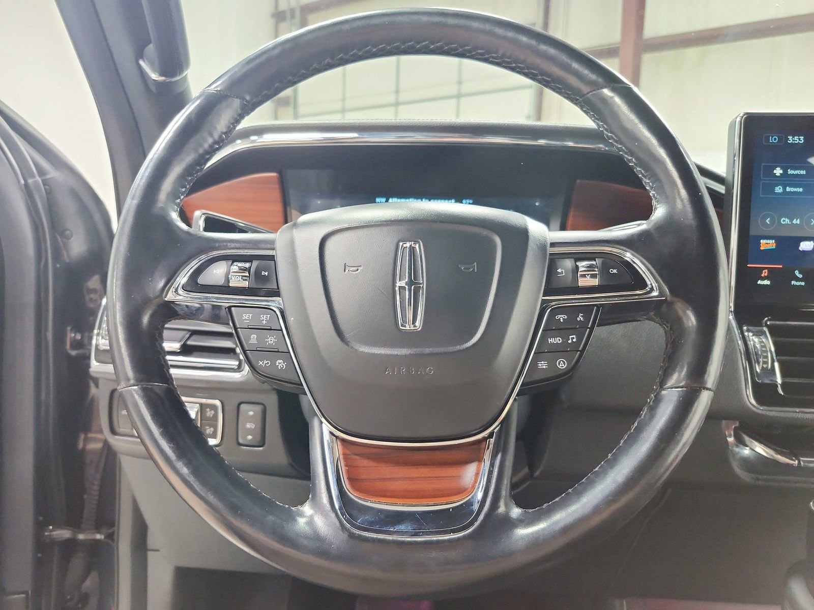 Used 2023 Lincoln Navigator Reserve image 25