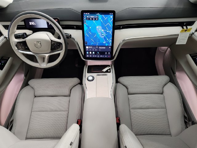 New 2025 Volvo EX90 Plus AWD/4WD image 4