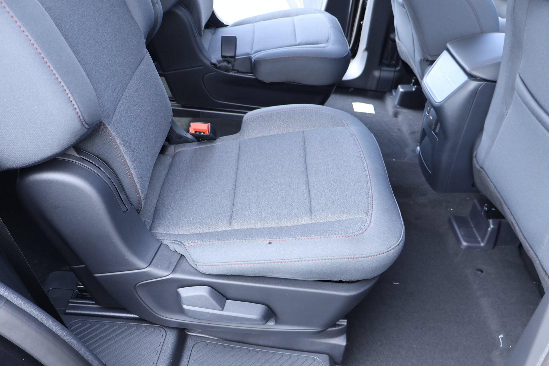 New 2026 Ford Explorer Active RWD image 16