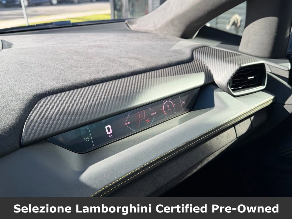 Used 2025 Lamborghini Revuelto image 35