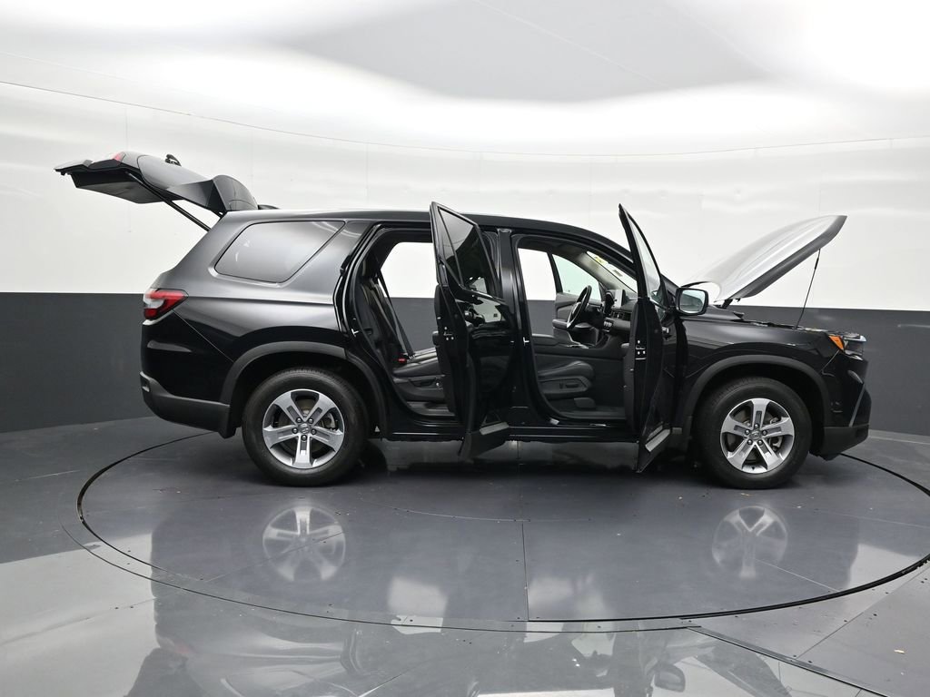 Used 2025 Honda Pilot EX-L image 28