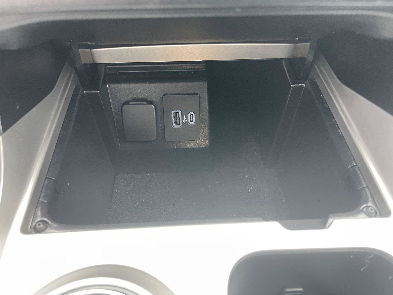 Certified 2022 Ford Explorer XLT w/ Equipment Group 202A image 20