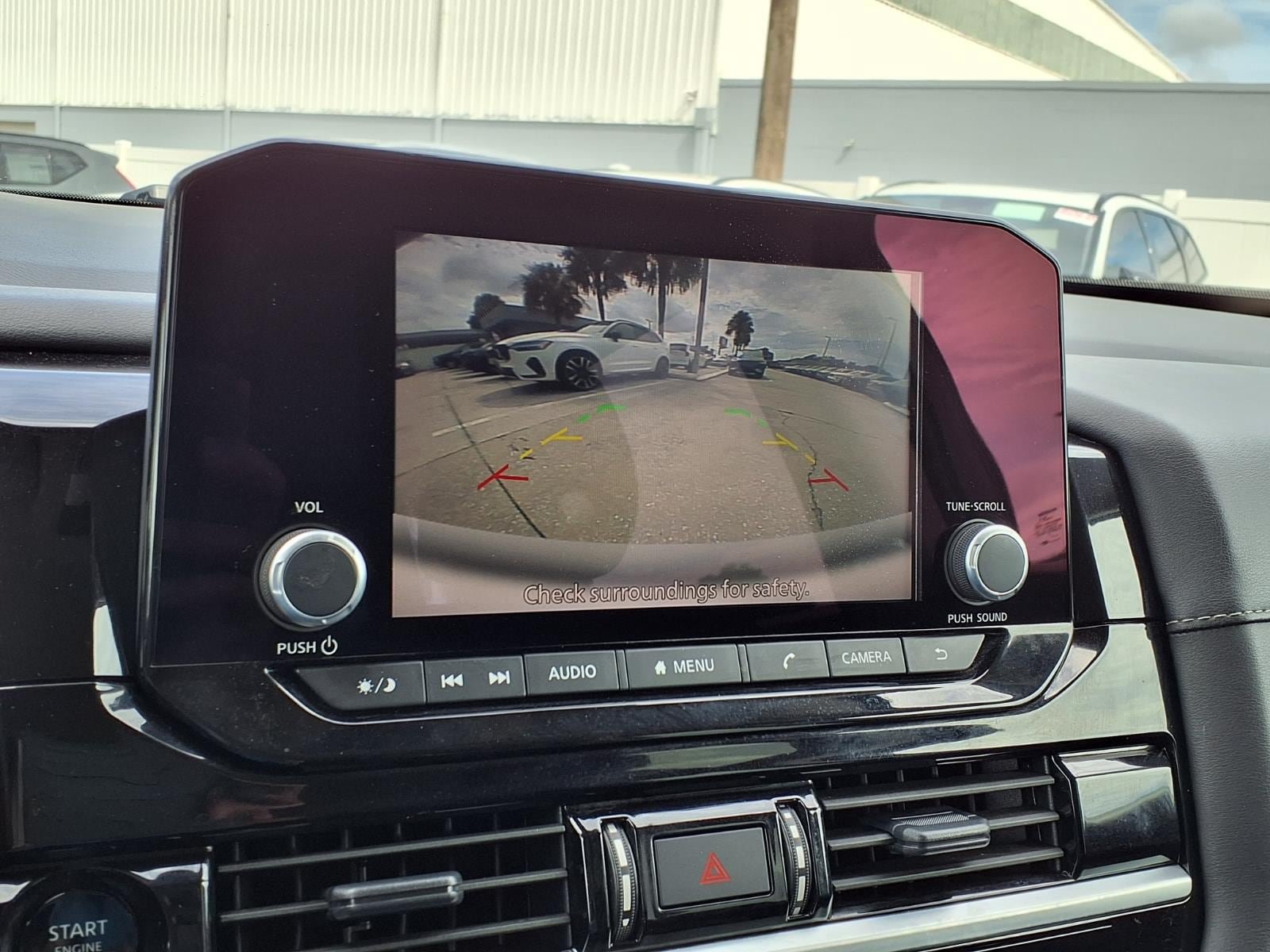 Used 2025 Nissan Pathfinder SV FWD image 26