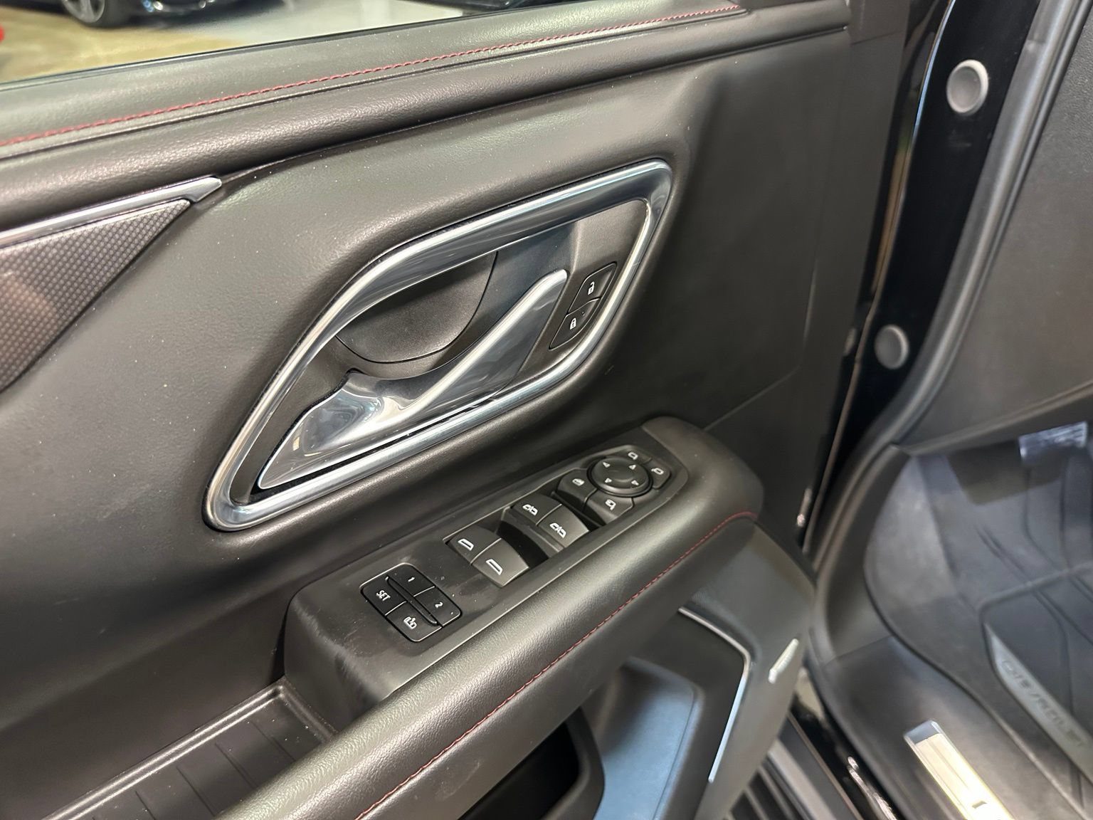 Used 2023 Chevrolet Tahoe RST w/ Luxury Package AWD/4WD image 11