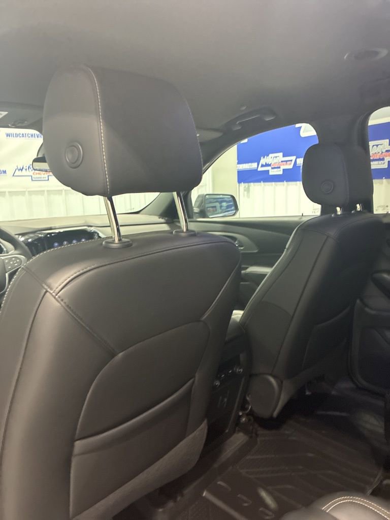 Used 2023 Chevrolet Traverse LT image 34