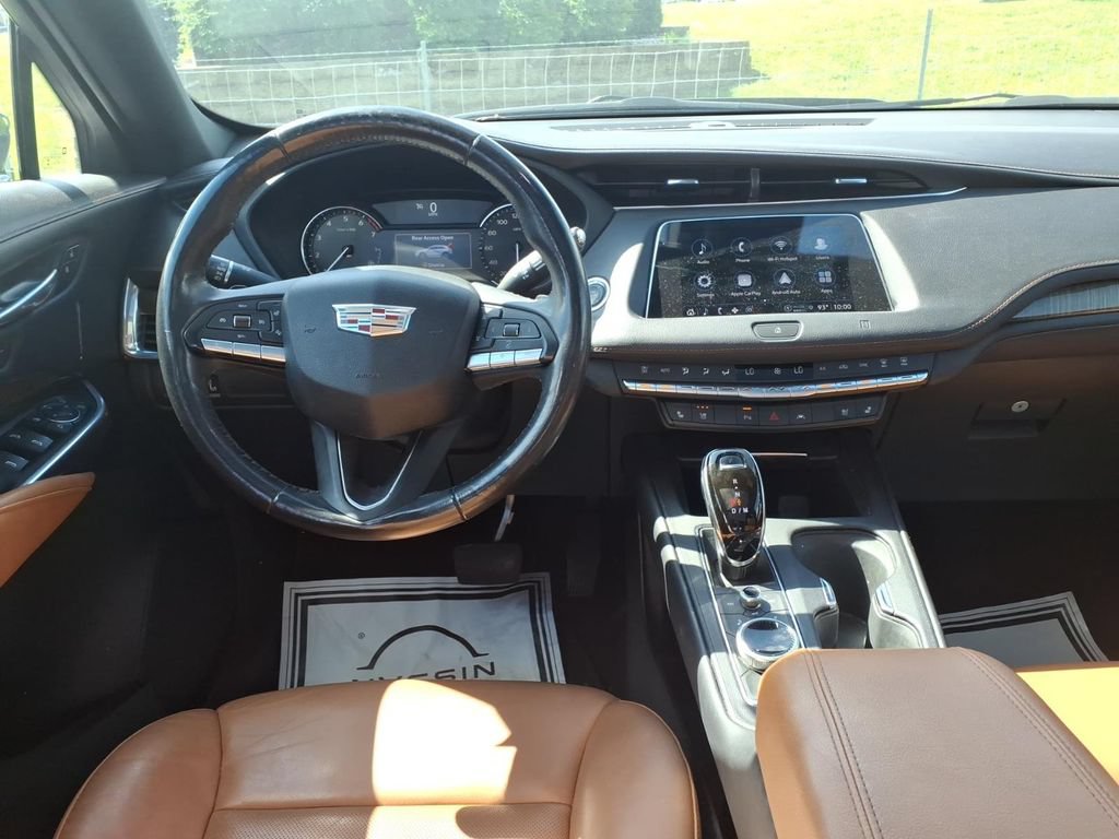Used 2021 Cadillac XT4 Premium Luxury FWD image 14