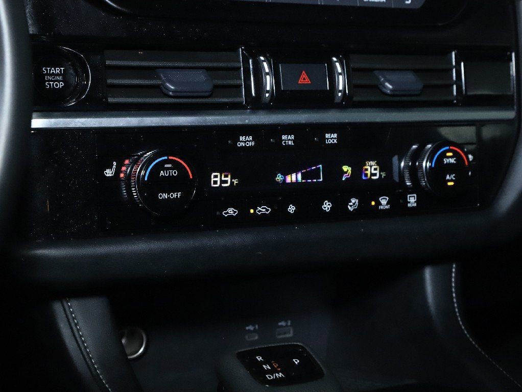 Used 2025 Nissan Pathfinder SV image 27