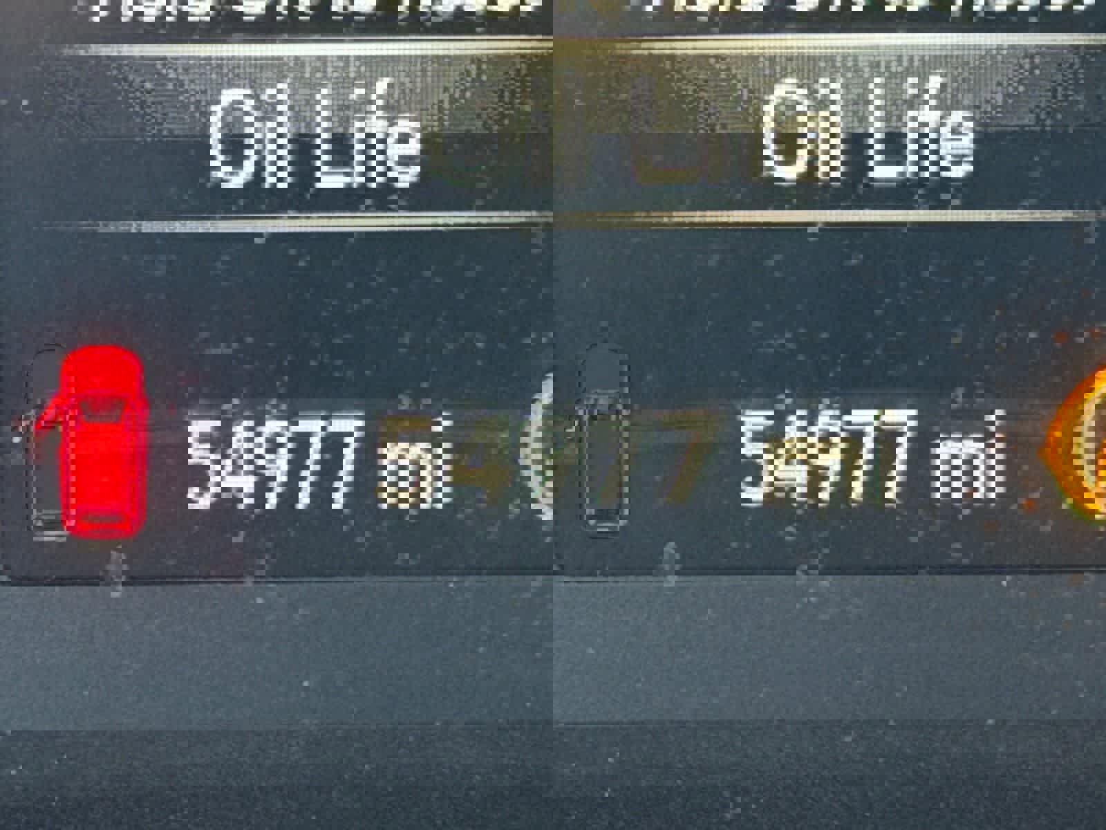 Used 2024 Chrysler Voyager LX image 21