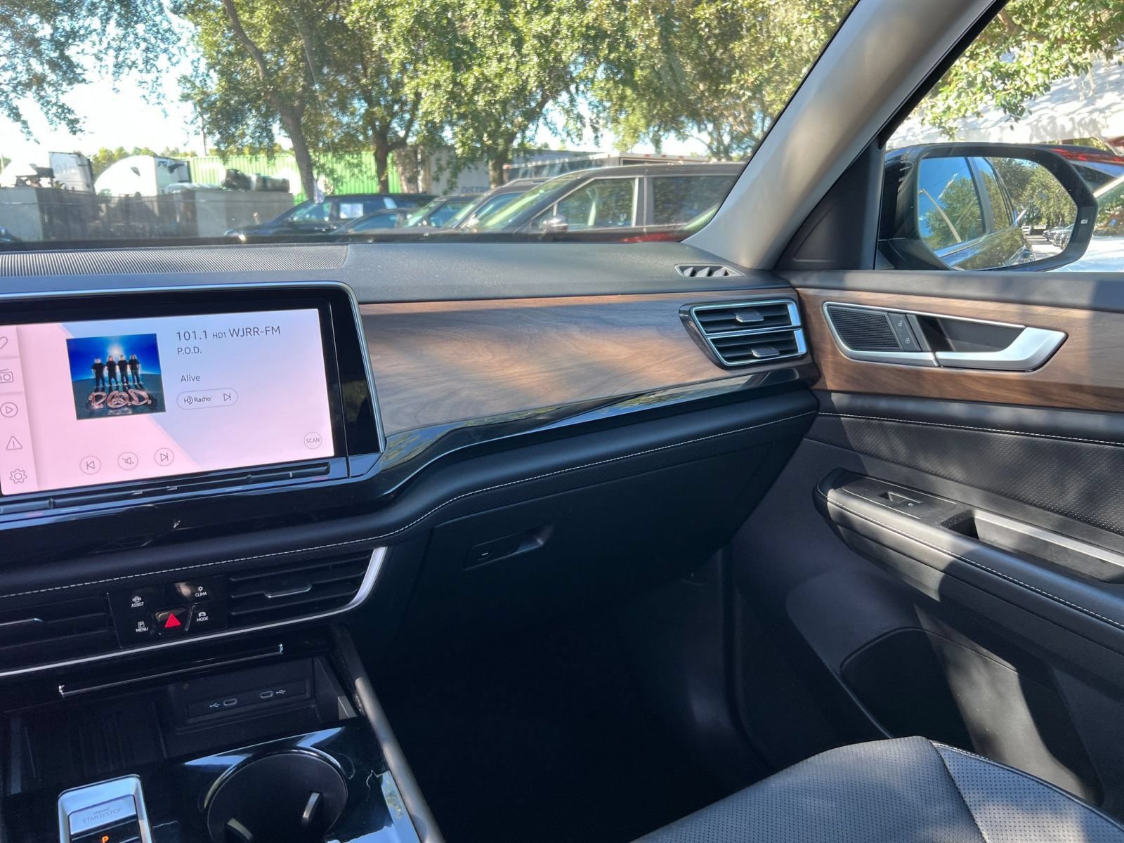 Used 2026 Volkswagen Atlas SE FWD image 37