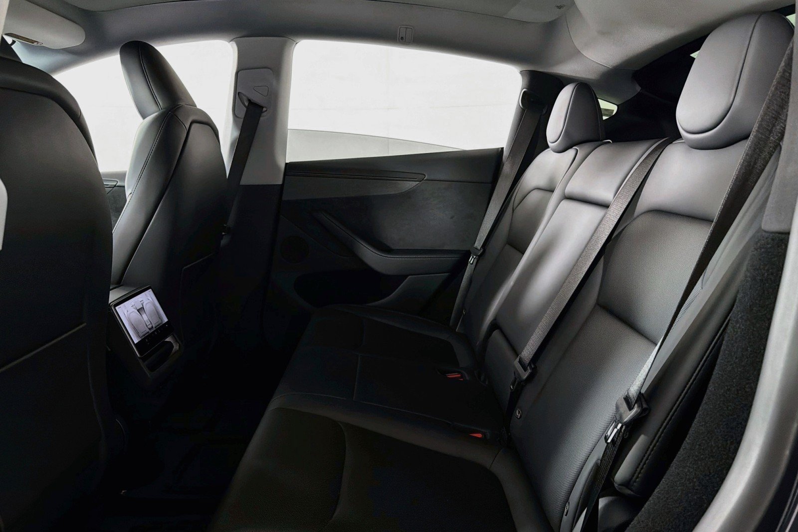 Used 2026 Tesla Model Y 2WD image 7
