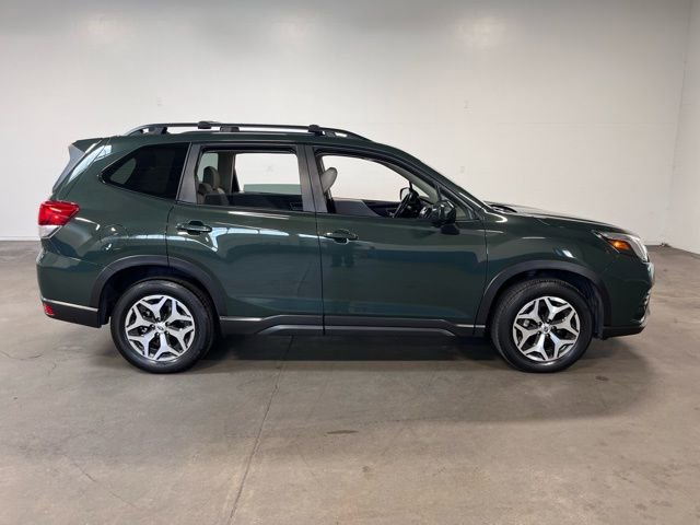 Used 2022 Subaru Forester Premium w/ Popular Package #2 image 2