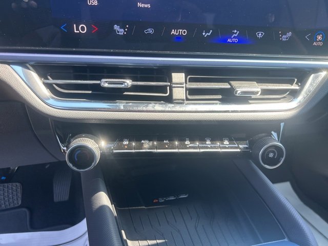 New 2026 Chevrolet Equinox EV LT image 25