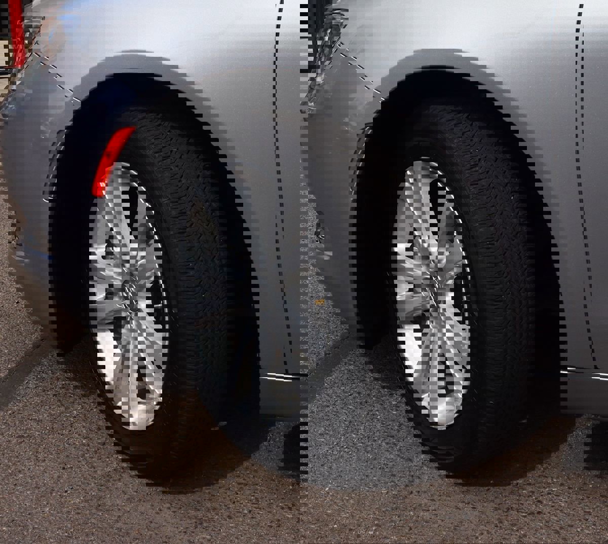 Used 2017 Chrysler 200 Limited Platinum image 5