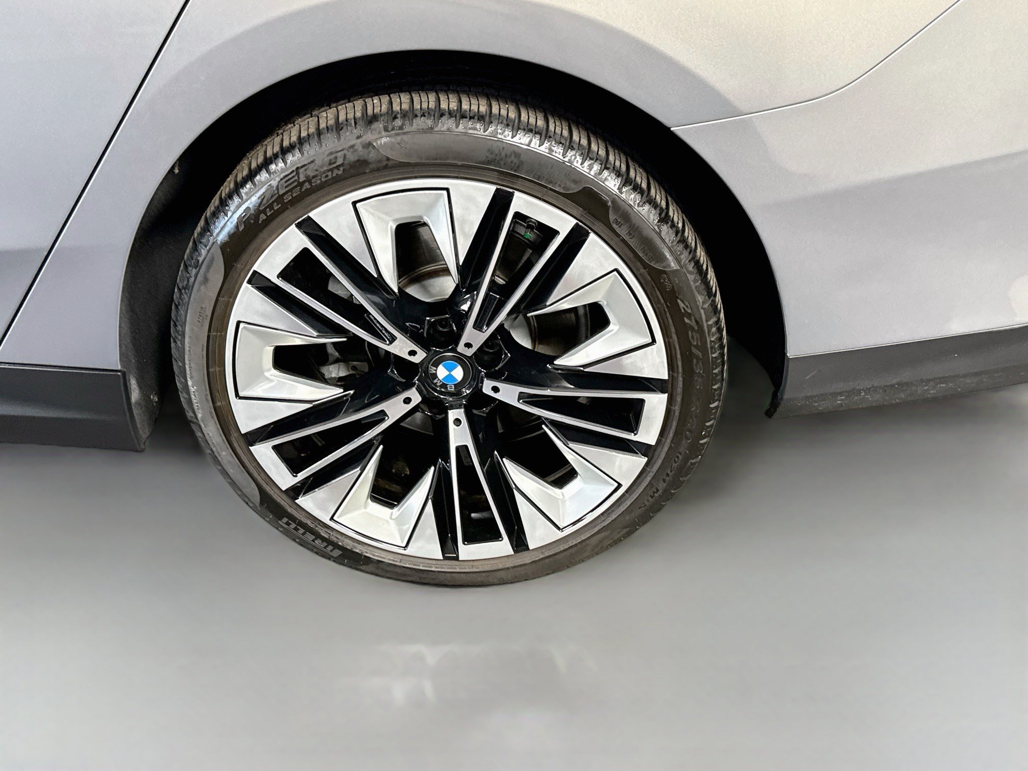 Used 2024 BMW 530i w/ Premium Package RWD image 37