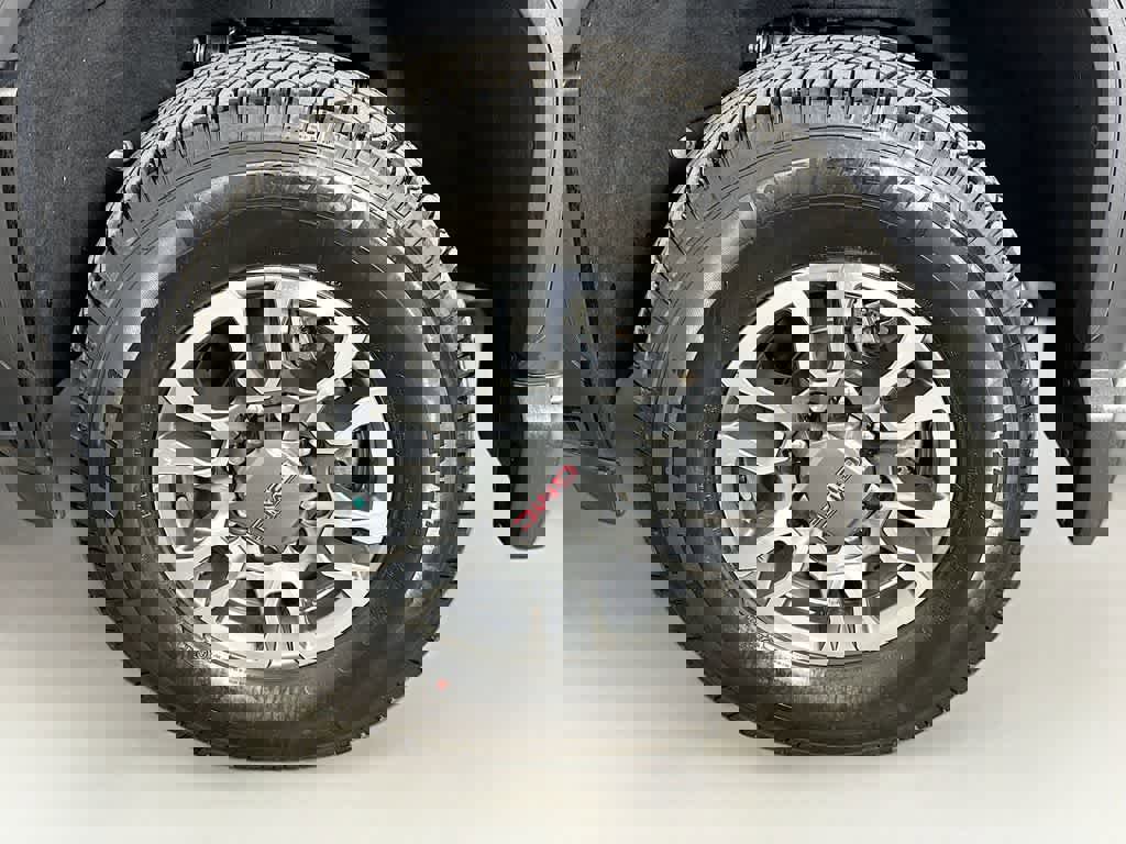 Used 2024 GMC Sierra 2500 SLT w/ SLT Premium Package AWD/4WD image 8