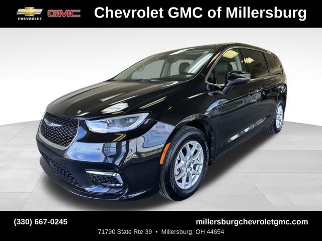 Used 2023 Chrysler Pacifica Touring-L FWD image 1