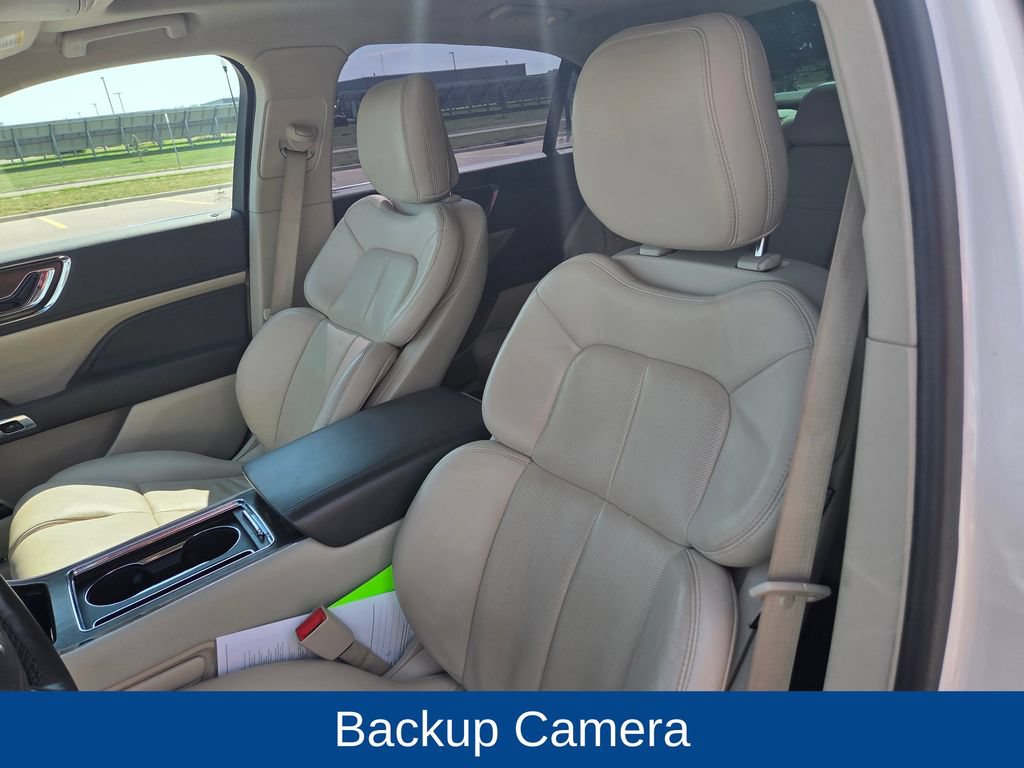 Used 2019 Lincoln Continental Select w/ Continental Climate Package AWD/4WD image 14