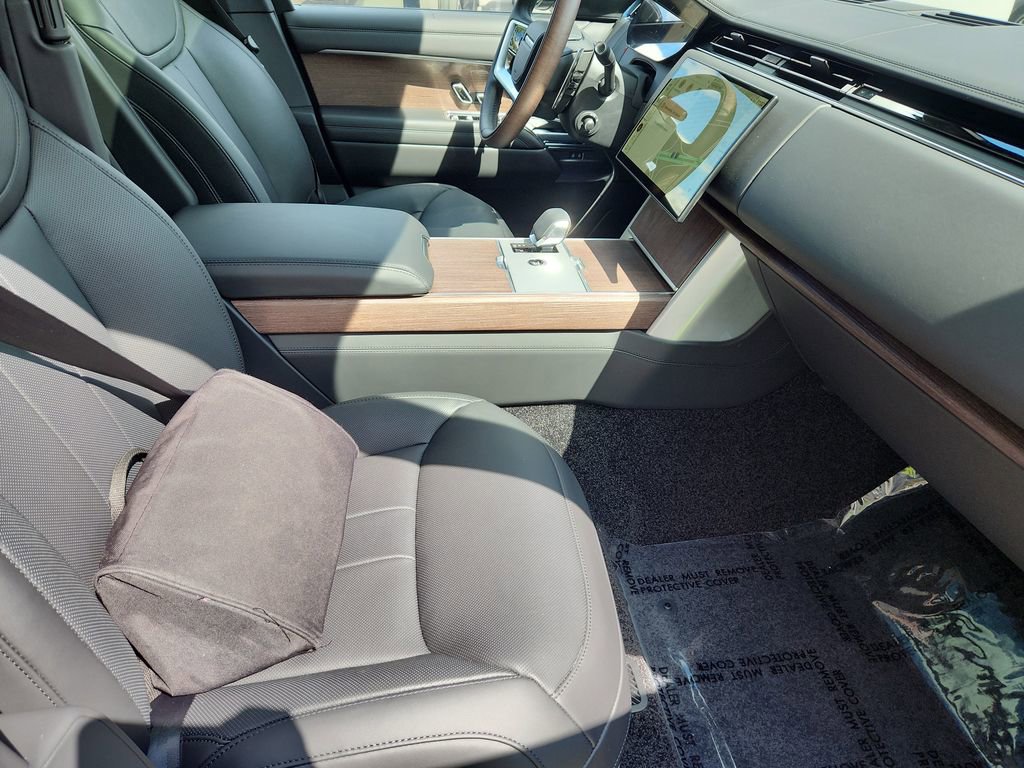 New 2025 Land Rover Range Rover SE AWD/4WD image 3