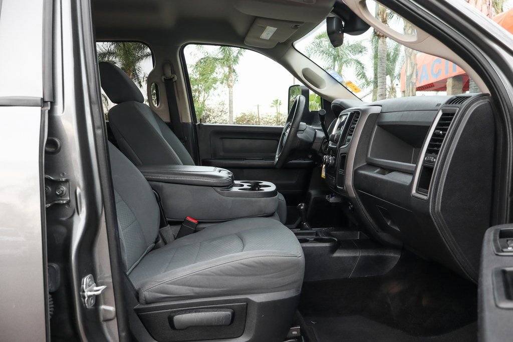 Used 2013 RAM 2500 Tradesman w/ Chrome Appearance Group image 34