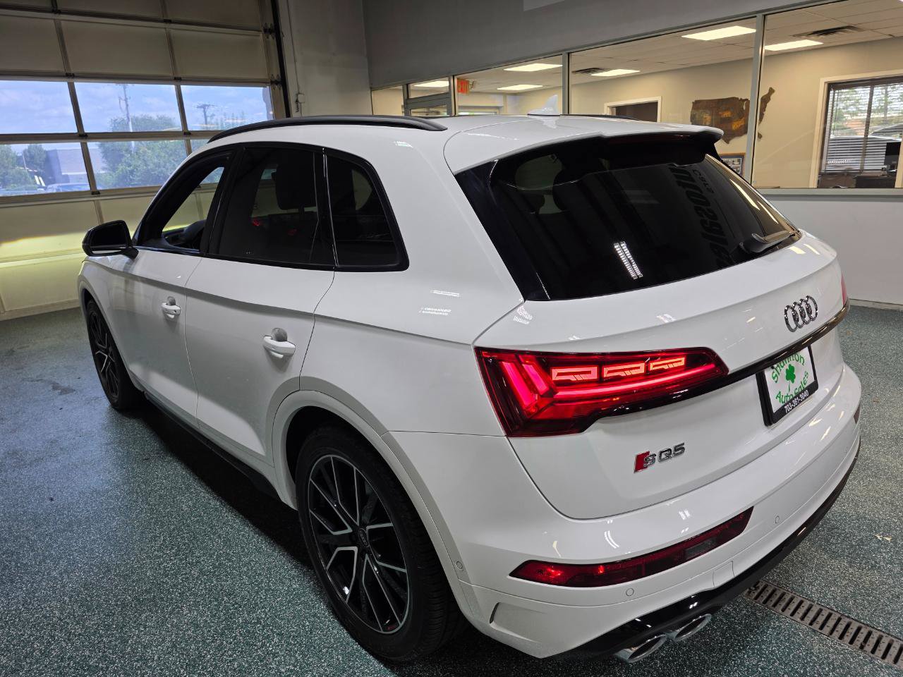 Used 2024 Audi SQ5 Prestige AWD/4WD image 10