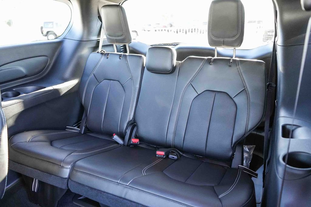 New 2026 Chrysler Pacifica Select image 19