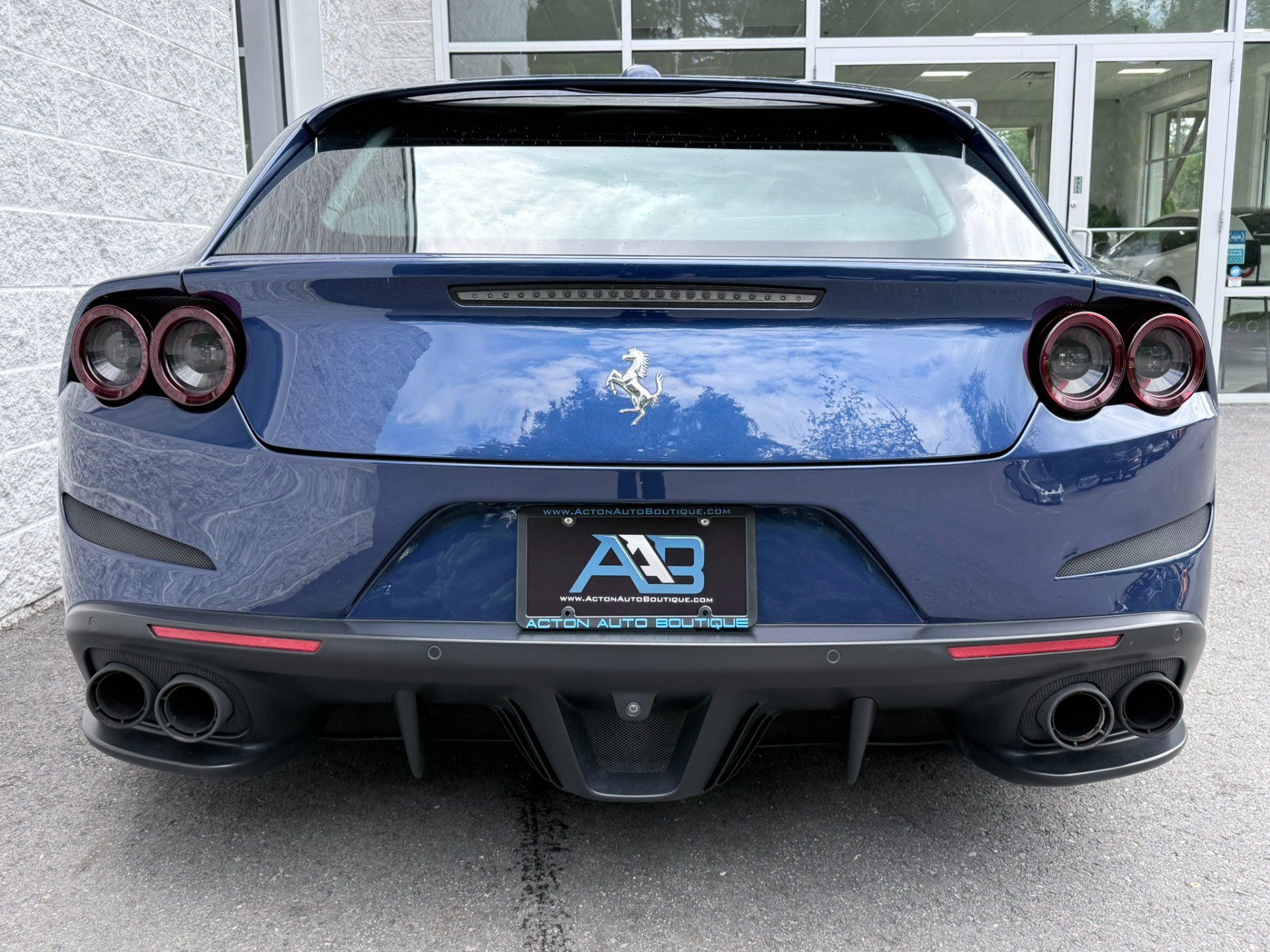 Used 2019 Ferrari GTC4Lusso AWD/4WD image 25