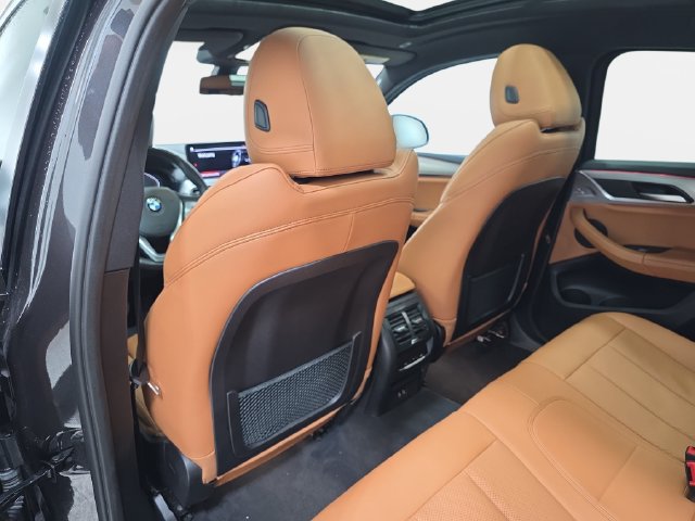 Used 2023 BMW X4 xDrive30i AWD/4WD image 12