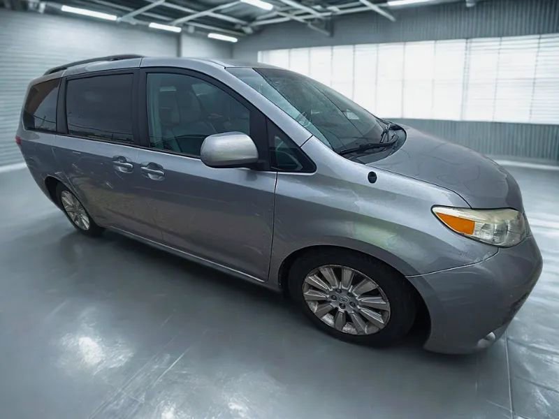 Used 2011 Toyota Sienna XLE AWD/4WD image 2