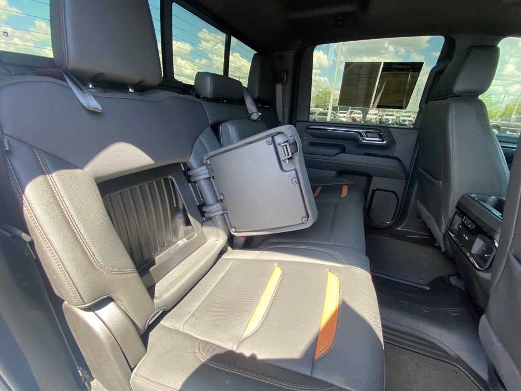 Used 2024 GMC Sierra 2500 AT4 w/ AT4 Preferred Package image 28