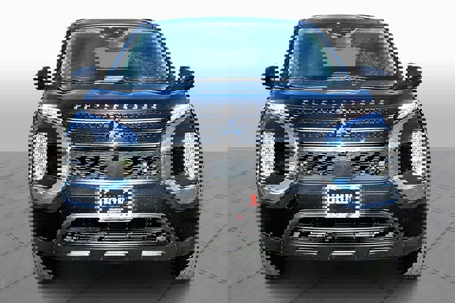 Used 2023 Mitsubishi Outlander ES image 3