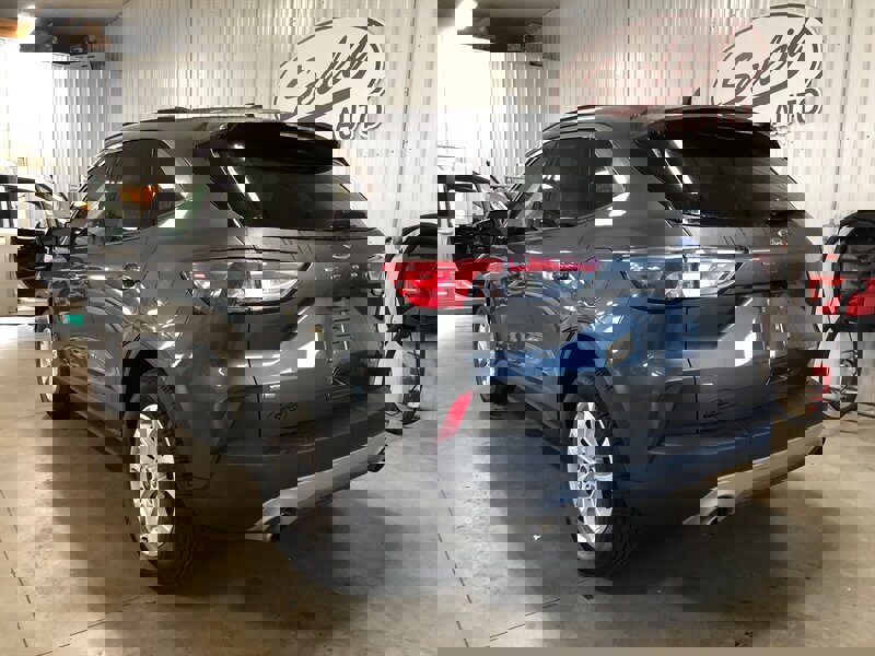 Used 2020 Ford Escape SE image 3